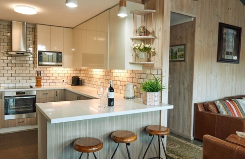 Tawonga South House | Where breathtaking mountain views meet the comforts of your own home
