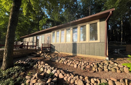 Three Rivers House | Where Convenience meets Cozy: The Lily Pad lakefront house in Three Rivers.