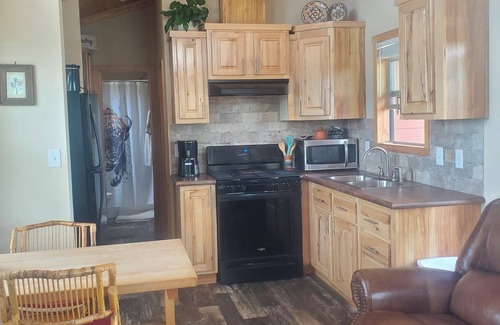Ignacio Cabin | Where the Buffalo Roam. Private mountain views w/hot tub