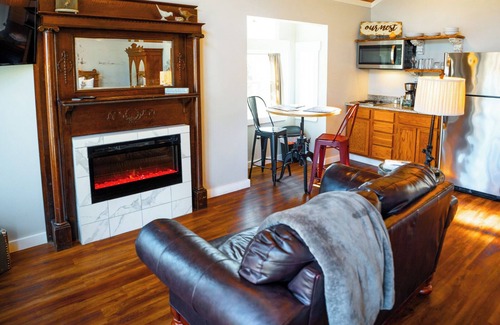 Mid America Cabin | Whippoorwill Treehouse - Starlight Haven