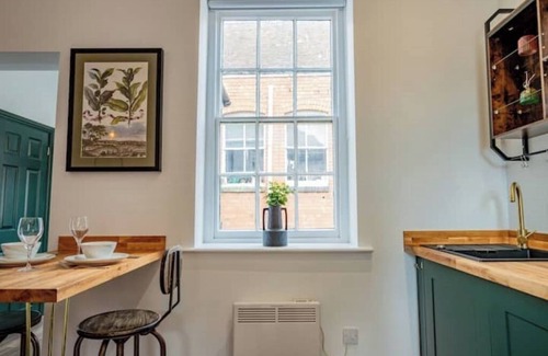 Pontrilas Apartment | WhiskAwayStays - Foregate Studio - No. 6