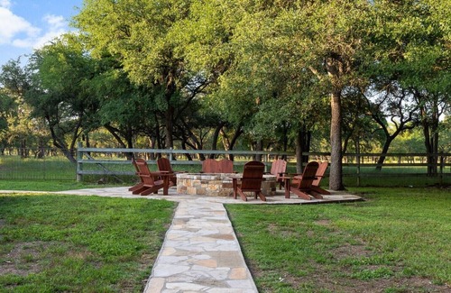Dripping Springs House | Whispering Oaks Estate: Pool/Spa/Fire Pit/10 Acres