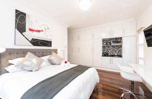Humewood House | Whispering Palms