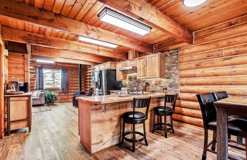 Palmer Cabin | Whispering Pines Hideaway~Secluded, Rustic, Cozy
