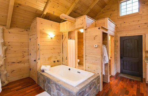 Millersburg House | Whispering Pines Treehouse by Amish Country Lodging