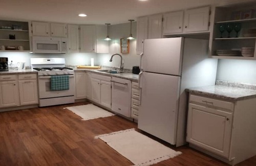 Elkhart Apartment | Whispering Pines