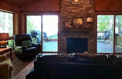 Tomahawk House | Whispering Pines