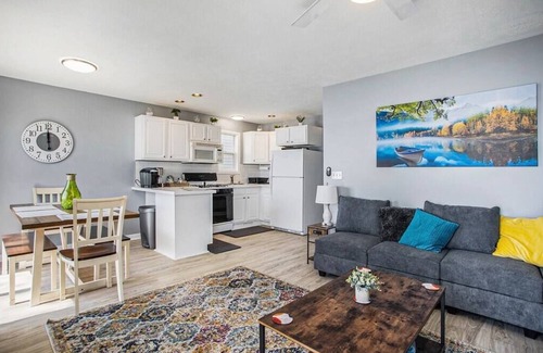 Shelbyville House | Whispering Waters - Lakefront/Dock/Boat Rentals