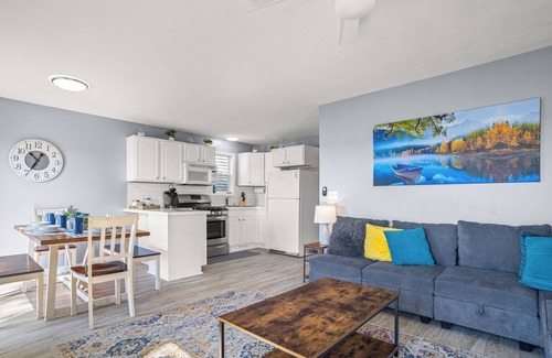 Shelbyville House | Whispering Waters - Lakefront/Dock/Boat Rentals