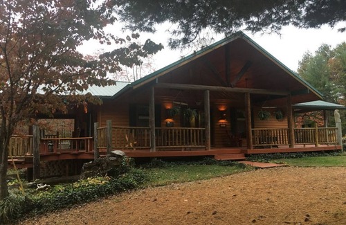Bowling Green House | Whispering Waters Rustic Retreat