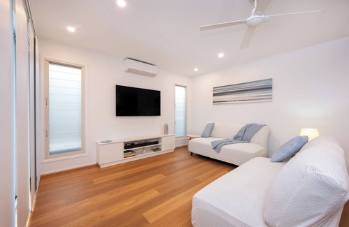 Woolgoolga House | Whispering Waves @ Woopi