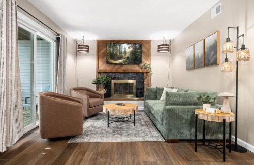 Orange Prairie House | Whispering Willow Retreat 2BD 2BA Nature Oasis