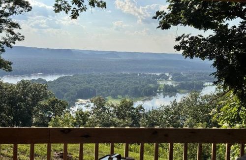 De Soto House | Whispering Winds Sleep 2 Hot Tub