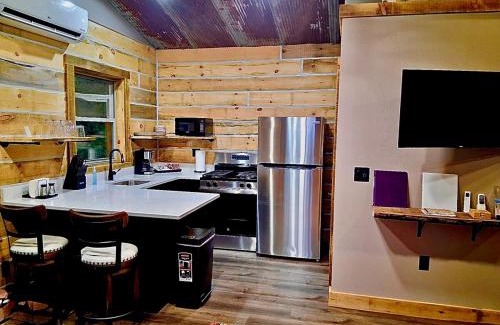 De Soto House | Whispering Winds Sleep 2 Hot Tub