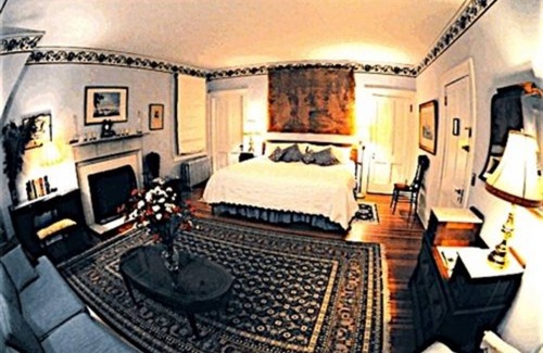 Lenox Bed & Breakfast | Whistler's Inn Bed & Breakfast