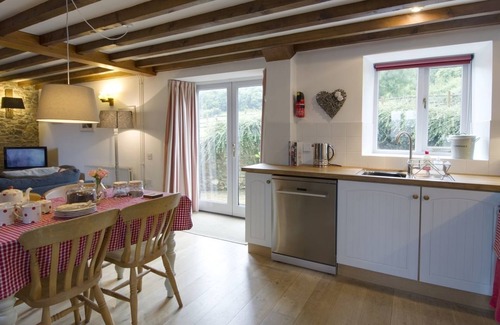 Monkton Cottage | WHITCOMBE COTTAGE, pet friendly, character holiday cottage in Honiton