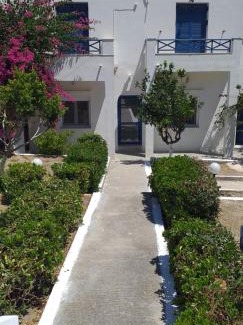 Vissa Apartment | white and blue,finikas syros