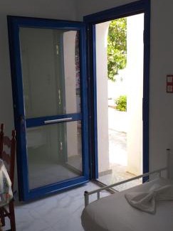 Vissa Apartment | white and blue,finikas syros