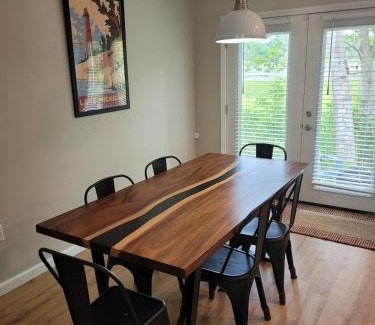 Elberta House | White Birch - Riverfront And Newly-remodeled!