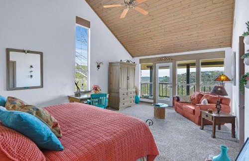 Wimberley House | White Buffalo - Guest House