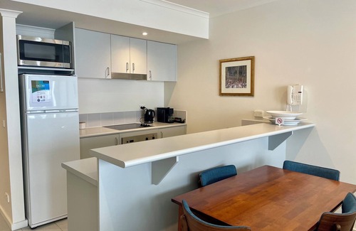 Hotham Heights Apartment | White Crystal 109- ski-in ski-out