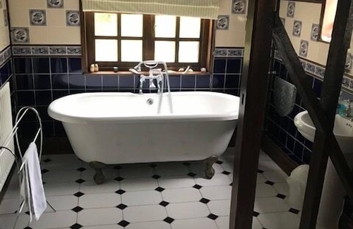 Takeley Bed & Breakfast | White house