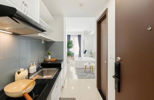 Bach Dang Riverside Apartment | White House in The Tresor Building District 4 l 5mins walk to D1 l