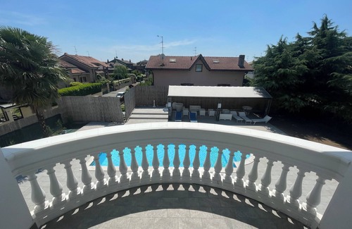 Grancia House | WHITE HOUSE