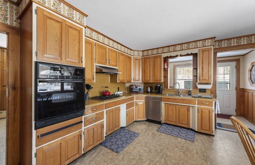 Warren House | White Mountain Escape-All Season Family and Kids Friendly Vacation House