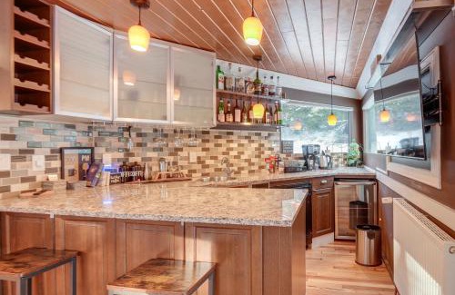 Thornton House | White Mountain Escape with Separate In-Law Suite!