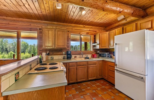 Dalton Cabin | White Mountains Log Cabin with Amazing Views