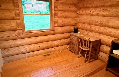 Dalton Cabin | White Mountains Log Cabin with Amazing Views