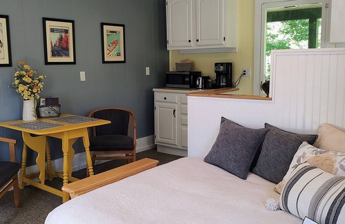 Gorham Apartment | White Mountains Riverfront Studio