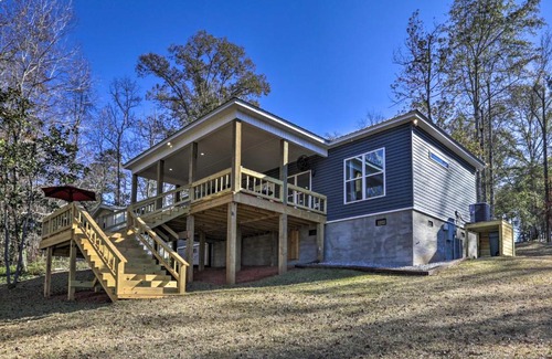Eufaula House | White Oak Creek Home with Views, Deck and Pool Access!