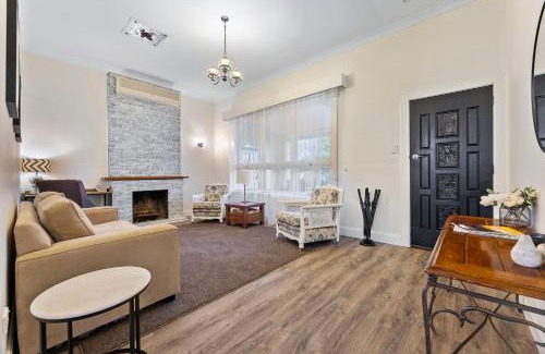 Clare House | White on Wright Clare