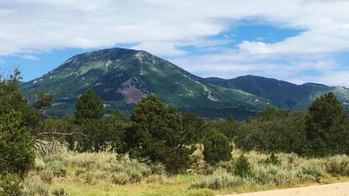 Monticello House | White Pine Cabin by Canyonlands Lodging