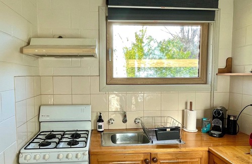 Tawonga South Apartment | White Rabbit Guest House, Mount Beauty/Tawonga South, Victoria. 35min to Snow