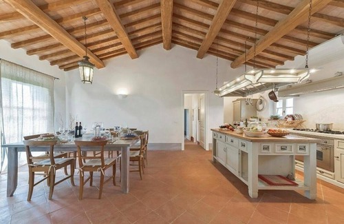 Magliano in Toscana Villa | White Retreat 17, prestigious rental villa with pool and amazing view over the hills and the vin.