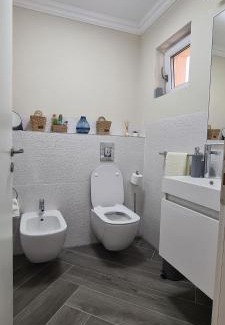Curtea De Arges Apartment | White rezidence
