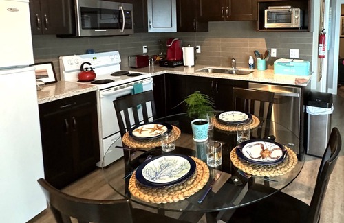 White Rock House | White Rock Beach Getaway