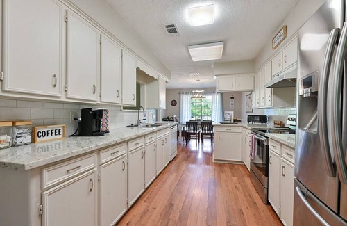 Wellborn House | White Rock Ranch - Beautiful Getaway Near the City