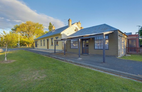 Bothwell Cottage | White's Corner
