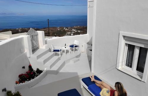 Vourvoulos House | White Swallow Suite Santorini