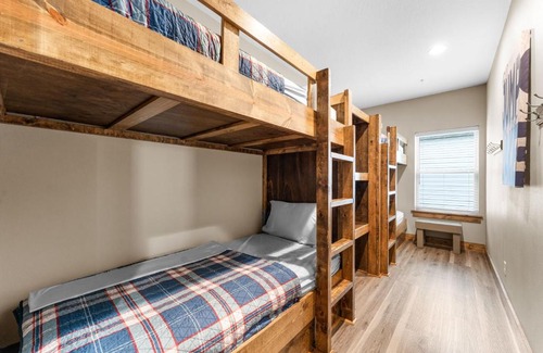 Table Rock House | White Tail Summit- Sleeps 16 home