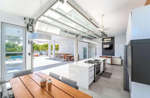 Long Bay Villa | White Villas - Oceanview, Pool & Beach Access (1)