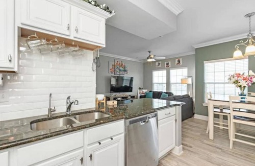 Corpus Christi Condo | ⭐Whitecap Beach Lookout - Heated Pool - Beautiful Balcony Sunsets