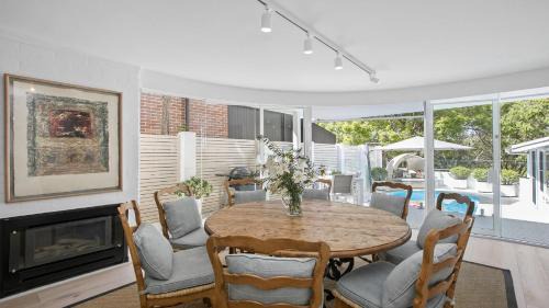 Pearl Beach House | Whitecaps - Pearl Beach, heated pool, walk to beach