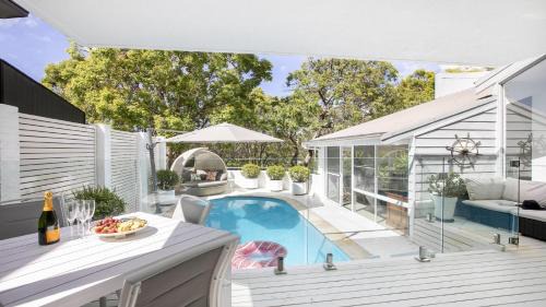 Pearl Beach House | Whitecaps - Pearl Beach, heated pool, walk to beach