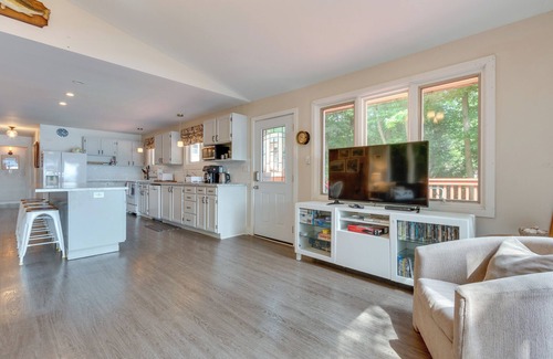 Jones Falls Cottage | Whitefish Lake: Waterfront Cottage w/Boat Dock!