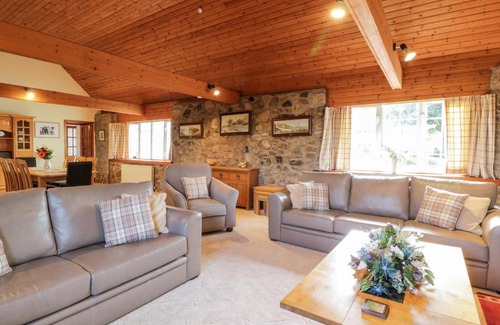 Darvel House | Whiteside Cottage